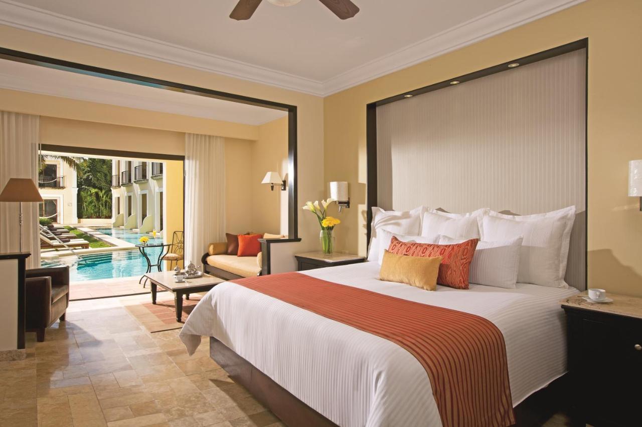 Quarto VIP Deluxe Preferencial para Adulto com Cama King-size, Jardim e Acesso Direto à Piscina
